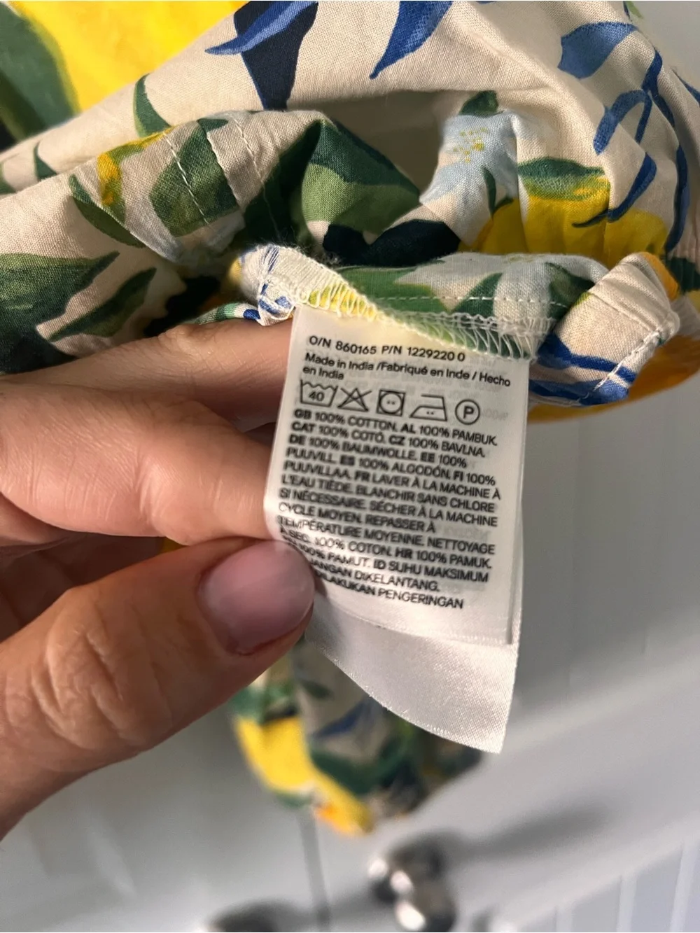 H&M Yellow Lemon Print Balloon-Sleeve Cropped Top - Picture 4 of 5